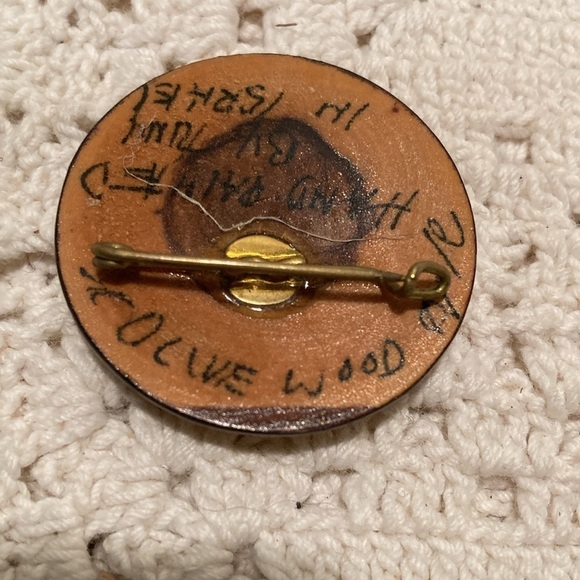 Olive wood peace pin from Israel Vintage - Picture 2 of 2